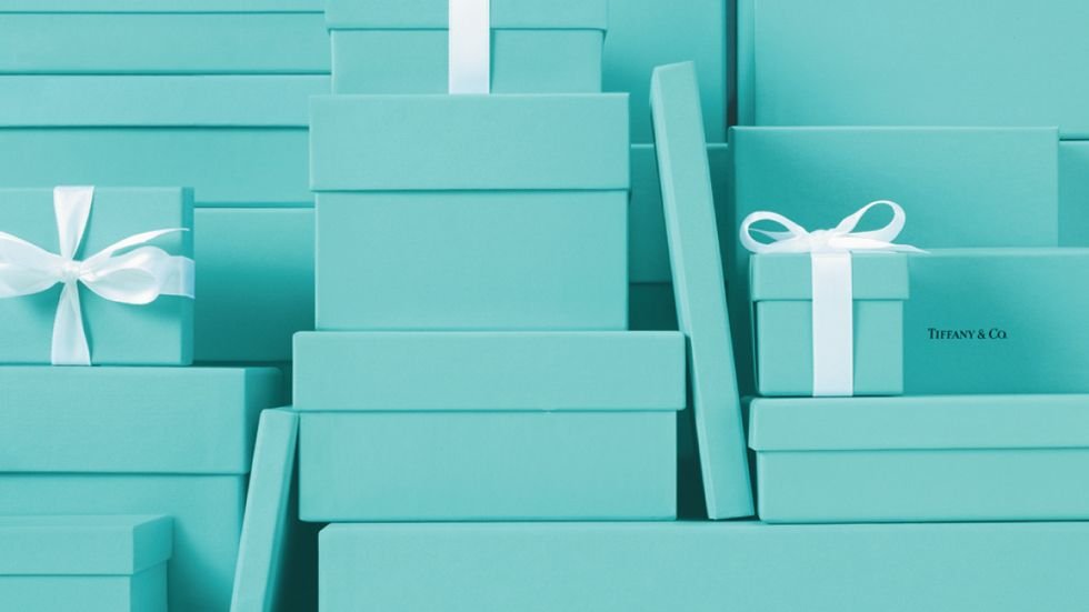 tiffany blue color brand recognition box design